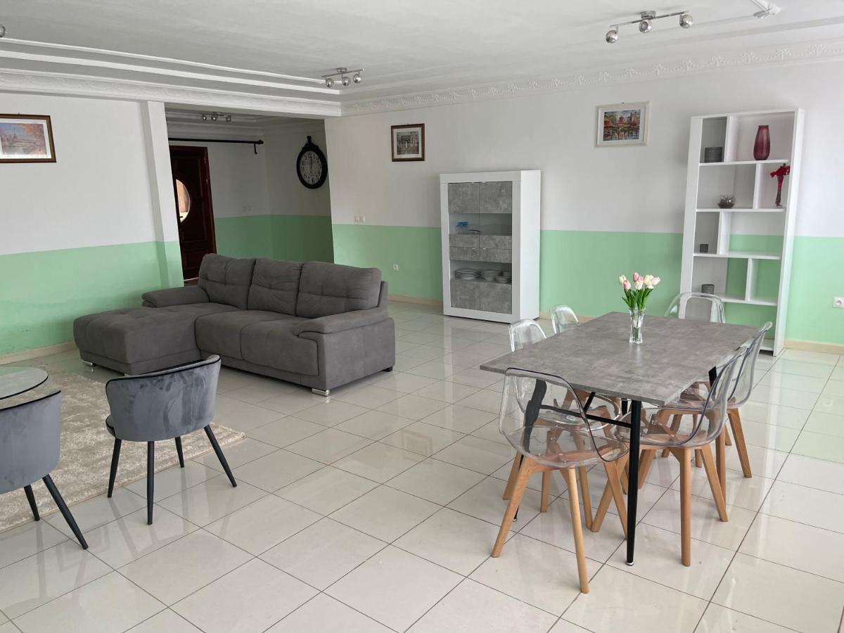 Domaine Des Maldives Apartment Yaounde Ngoại thất bức ảnh