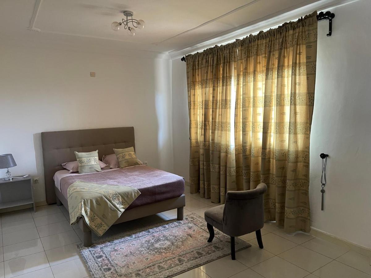 Domaine Des Maldives Apartment Yaounde Ngoại thất bức ảnh